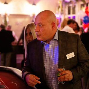 Meet your Posher, Efrain